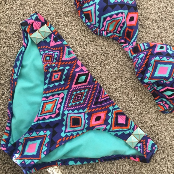 Bikini 👙 - Picture 2 of 5